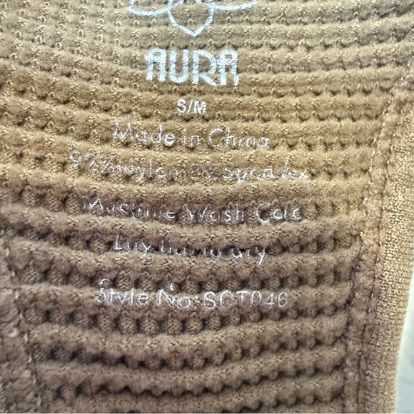 Aura Tan Fitted Body Con Waffle Knit Henley Button Up Cropped Tank Top Size S/M - Picture 4 of 5